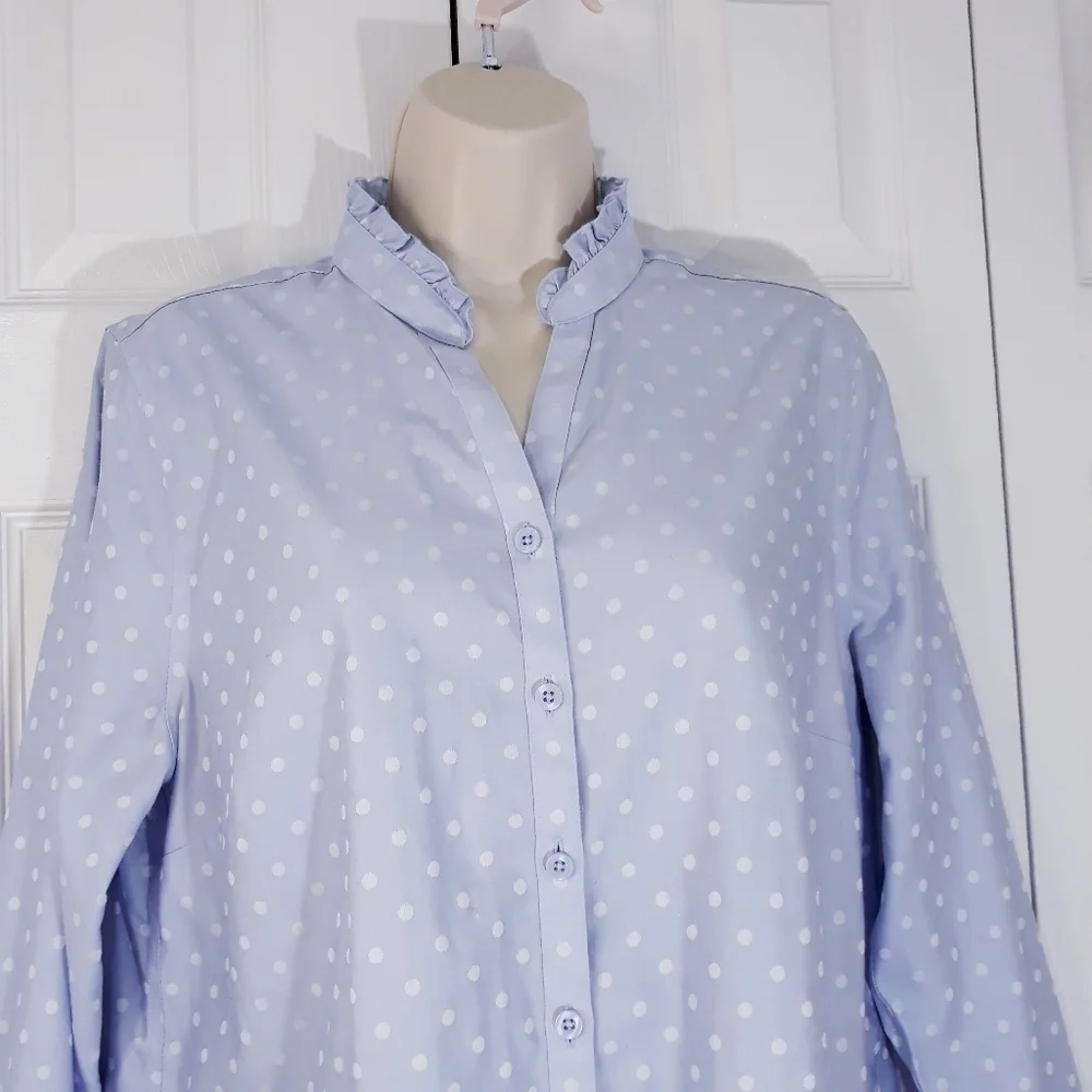 Chico's No Iron Cotton Long-Sleeve Button Down Lavander Polka Dott Shirt Small